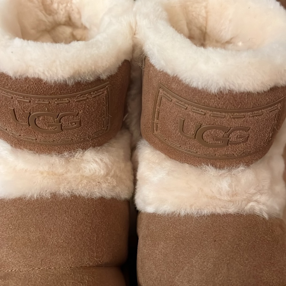 UGG® Classic Chillapeak Genuine Shearling
Trimmed Boot - Picture 8 of 16